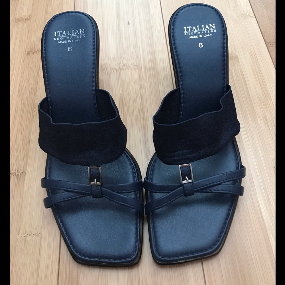 Navy Blue Italian Shoemakers sandals 👡
